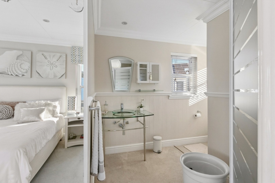 6 Bedroom Property for Sale in Thesen Islands Western Cape